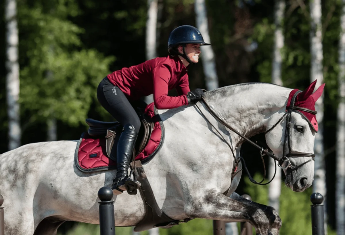 Equestrian Stockholm – Bonnet – Dark Bordeaux – Image 3