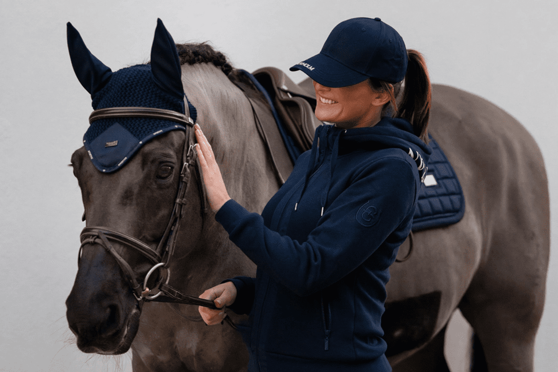 Equestrian Stockholm – Bonnet Sportive – Marine – Image 5